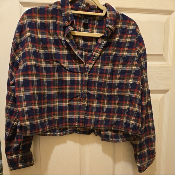 Forever 21 Tops - Forever 21 Women's Medium Flannel Cropped Shirt Plaid Striped Button Down Top
